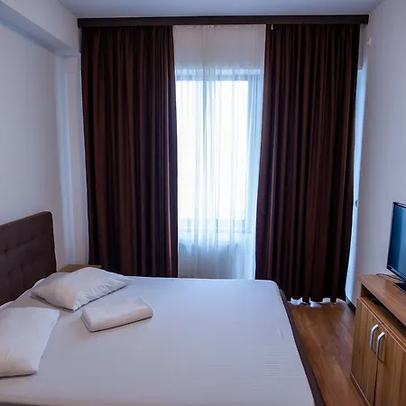 Beach Vibe 2 Summerland Mamaia