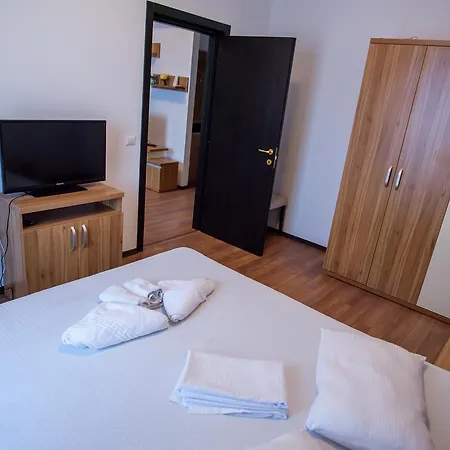 Beach Vibe 2 Summerland Apartment Mamaia